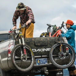 Dakine Pickup Pad Padded Bike Tailgate Protection -Camping Equipment Store 68bd9903 5ff0 4990 81fb ac0656039b77p203 GulevichSlavenUnloadTruck