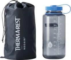 Thermarest NeoAir Venture Lightweight Camping Mat -Camping Equipment Store fcae3e40 08db 4910 9112 78288d5341f613270 thermarest neoair venture pine regular ssack