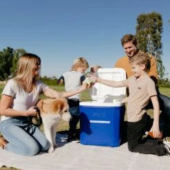 Igloo Laguna Roller 60 Wheeled Camping Cool Box -Camping Equipment Store jjet1235