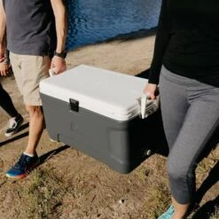 Igloo Maxcold 70 Camping Cool Box -Camping Equipment Store oofg0622