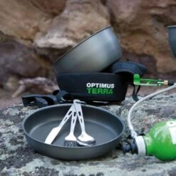 Camping Equipment Store -Camping Equipment Store ql0r7926